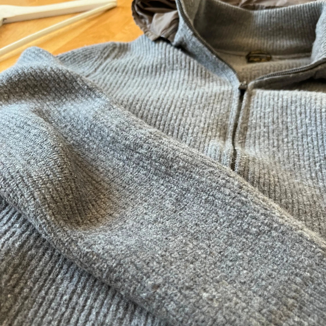 Grå stickad cardigan från Massimo Dutti - 91