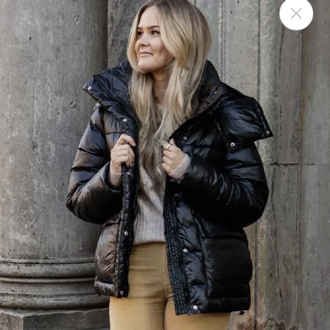 Svart pufferjacka med huva - 91