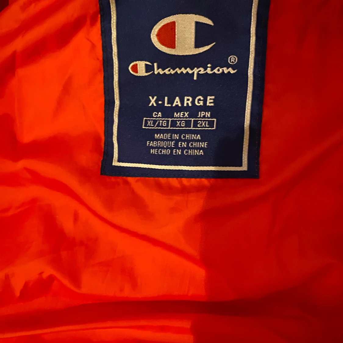 Röd pufferjacka från Champion - 92