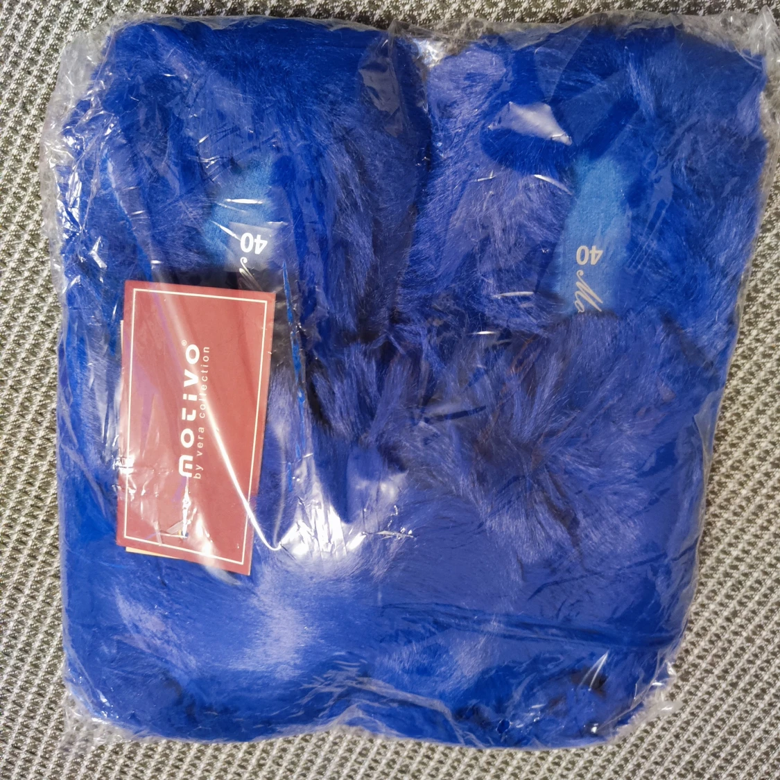 Blå fluffiga tofflor från Motivo - 90