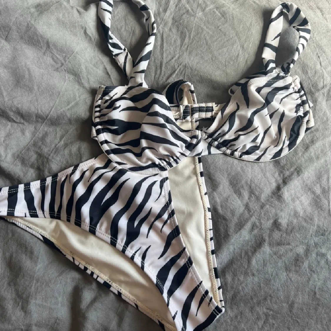 Zebramönstrad bikini - 91