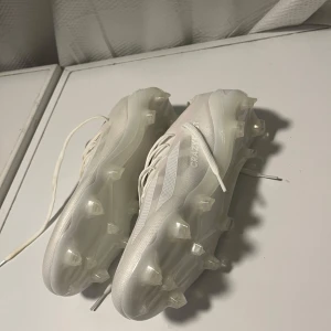 Adidas X Fotbolsskor EU42 - Helt nya oanvända Adidas X crazyfast i storlek 42
