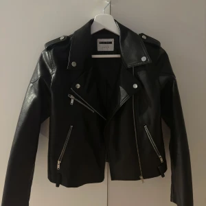 Skinnjacka - Supernsnygg skinnjacka från VeroModa🖤