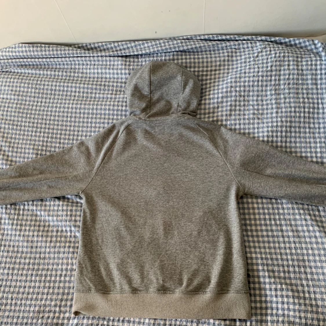 Grå hoodie från C.P. Company - 91