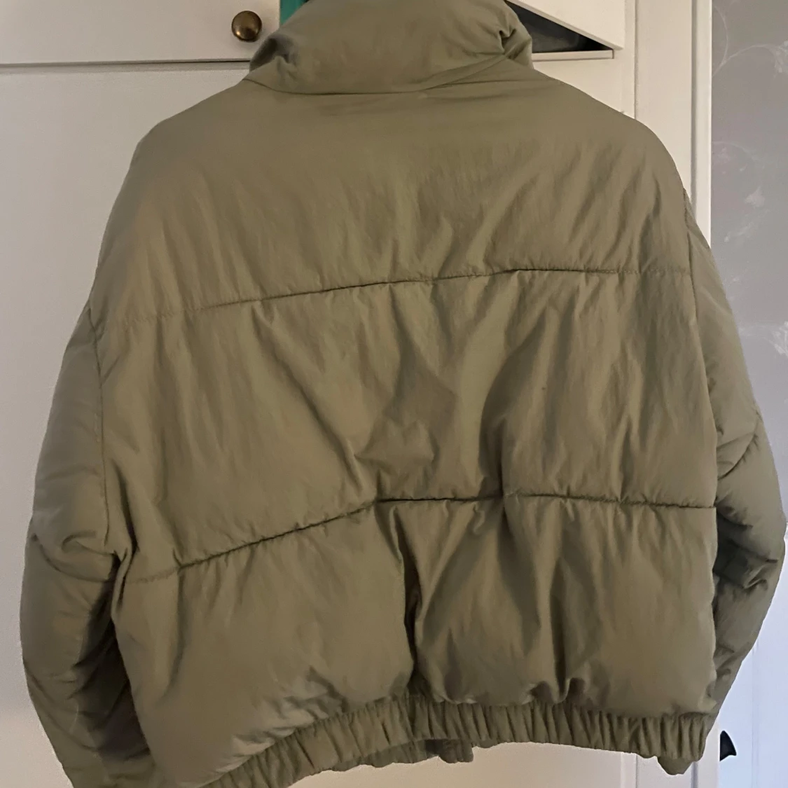 Bershka pufferjacket khakigrön - 90