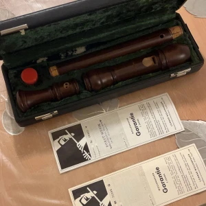 Blockflöjt  - Blockflöjt av populära märket - Conrad Mollenhauer med fodral och garanti dokumentation original i original fodral helt komplett. 