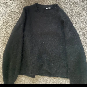 Stickad tröja - Stickad tröja från Cubus🤍 använd endast 1 gång