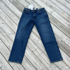 Jeans Selected Home  - Hej! Säljer mina jeans aldrig använda. Helt nya. Storlek 32/34 Ny pris 700kr