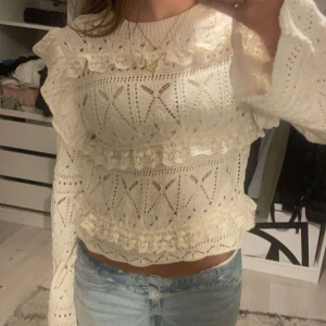 Volang tröja  - Jätte fin zara tröja i storlek S/m💞