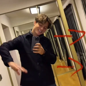 Asket overshirt - Köpt direkt från butik är xs och short modellen vilket är den minsta de har, passar mig perfekt som är 173 men skulle passa 5 upp och ner. 9,5/10 skick. Perfekt för hösten och våren. 