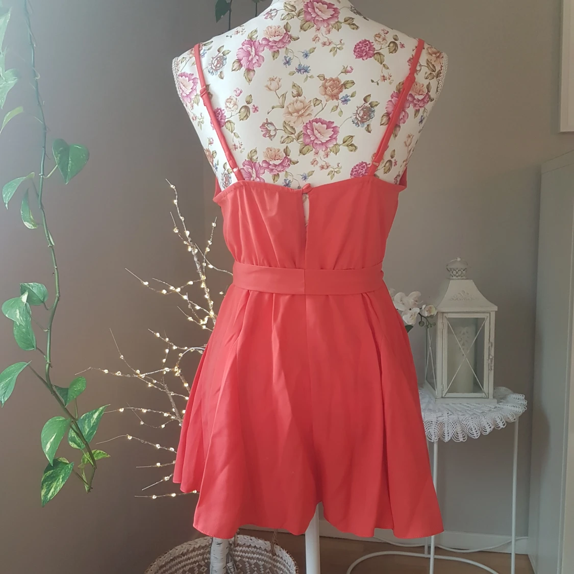 NY romper, kjolsvida ben & knytband i midjan - 91