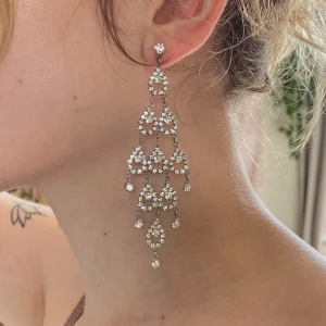 Örhängen  - Fina örhängen! Kan skickas med frimärke 18 kr. Säljer massor av smycken, samfraktar gärna