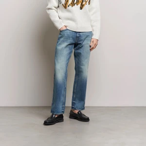 Tiger Of Sweden Jeans - Tiger Of Sweden Marty Jeans - Storlek 33/32 - I princip nya, köpta för ett par månader sen men knappt använda sen dess - Nypris: 2000kr, Mitt pris: 999kr - Tveka inte på att höra av dig🤙