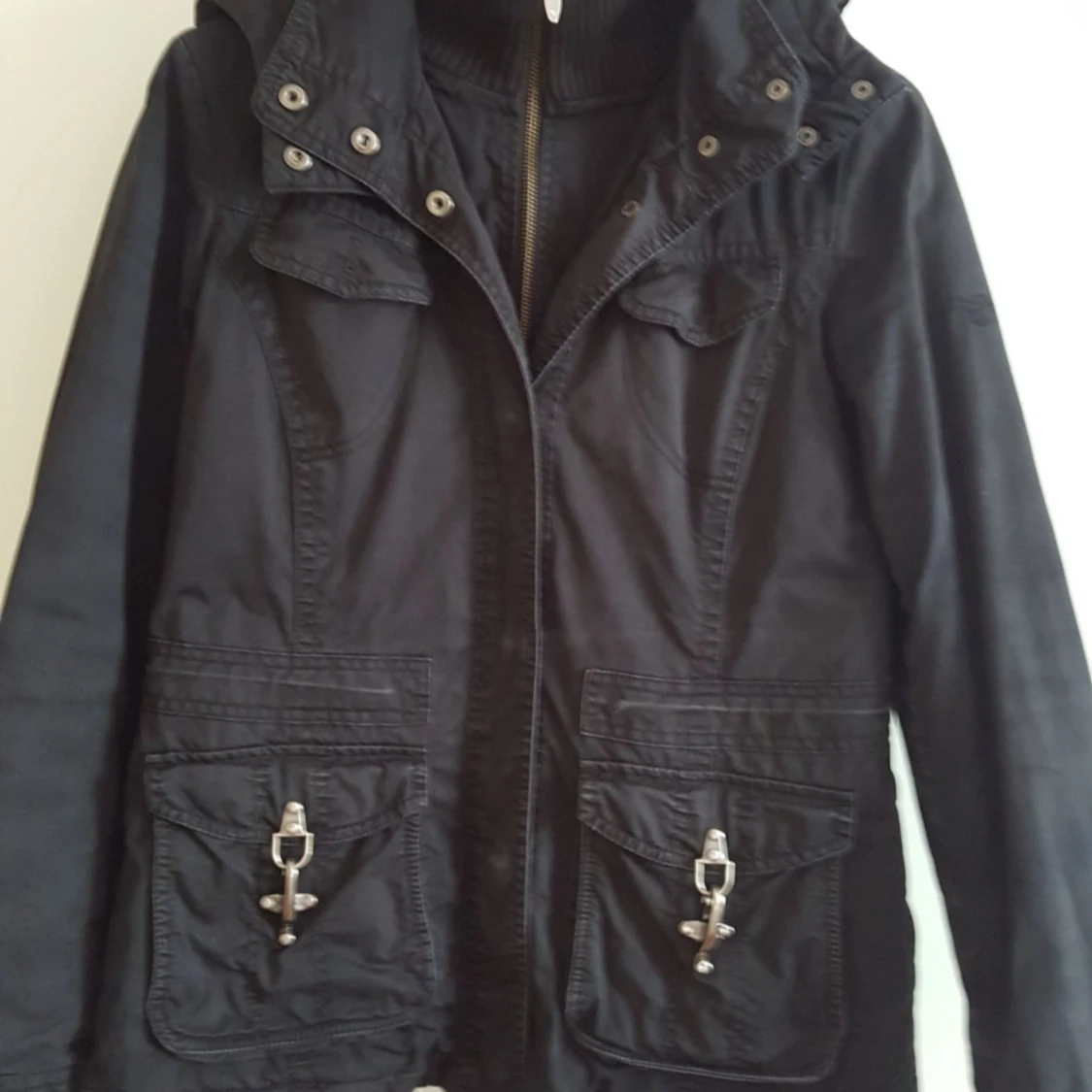 Svart jacka med blommigt foder - 92