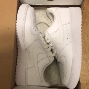 Air force 1 - Lace tied äkta airforces i bra skick  Fråga om du vill ha mer bilder