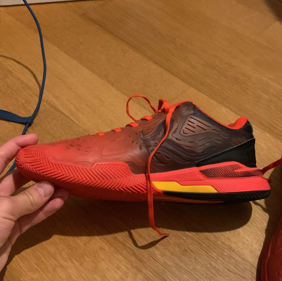 Grus tenniskor  - 90