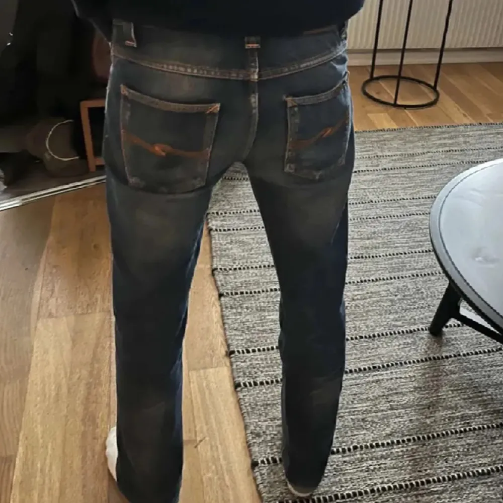 Säljer pga för små för mig, hör av dig vid minsta fundering eller om du vill ha fler bilder! . Jeans & Byxor.