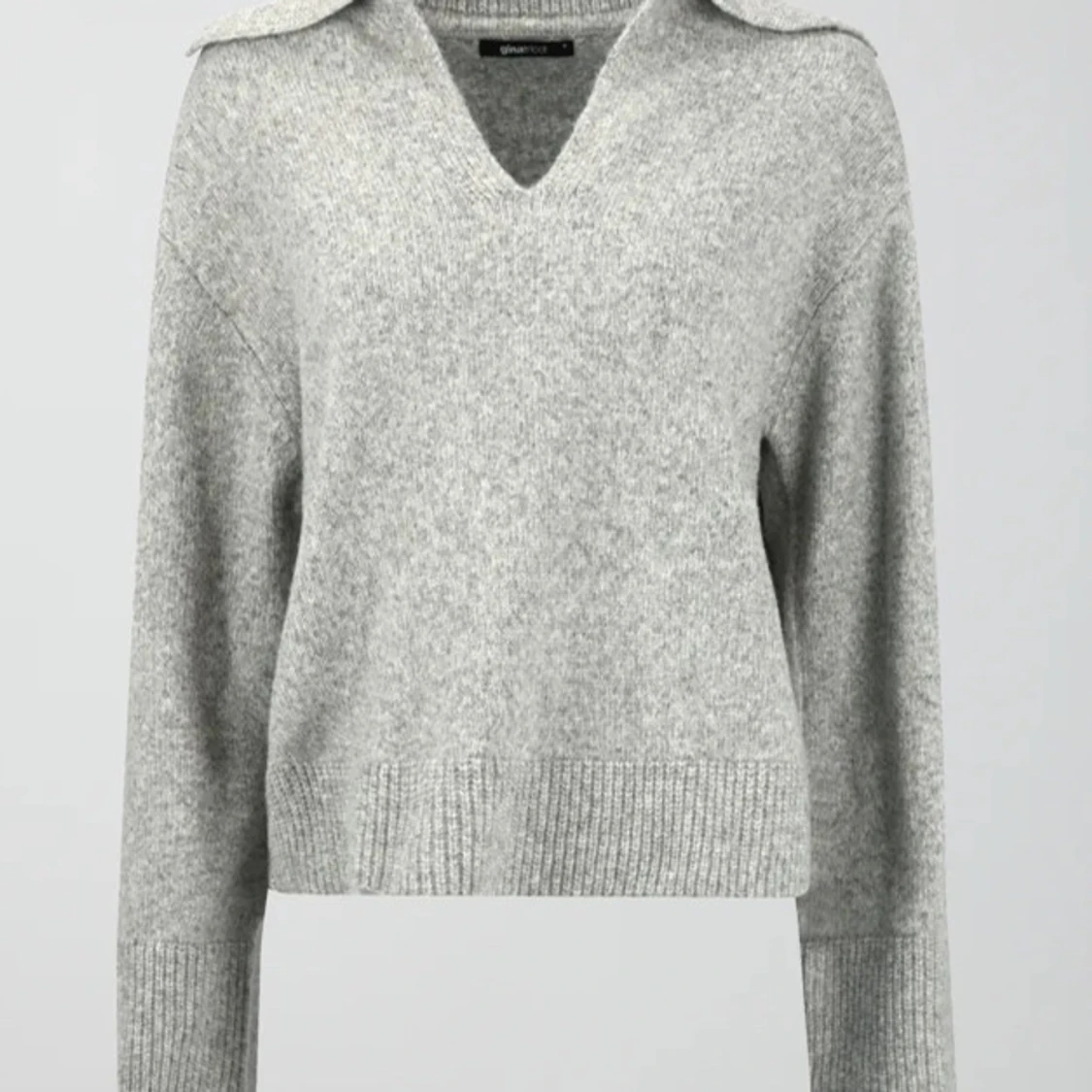 Grå stickad tröja med krage - 90