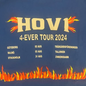 Hov1 merch 2024 - Säljer min helt nya hov1 merch som köptes i Göteborg i år. Säljer då jag har en extra. 