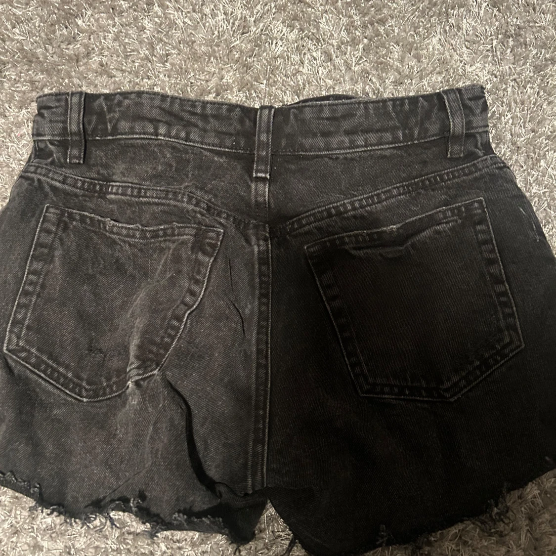 Svarta jeansshorts från Zara - 90