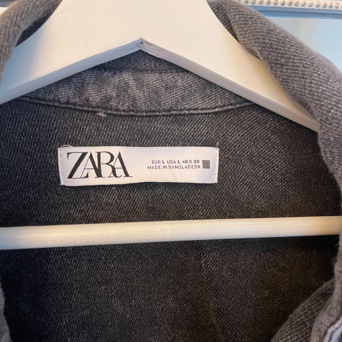 Grå jeansjacka från Zara - 92