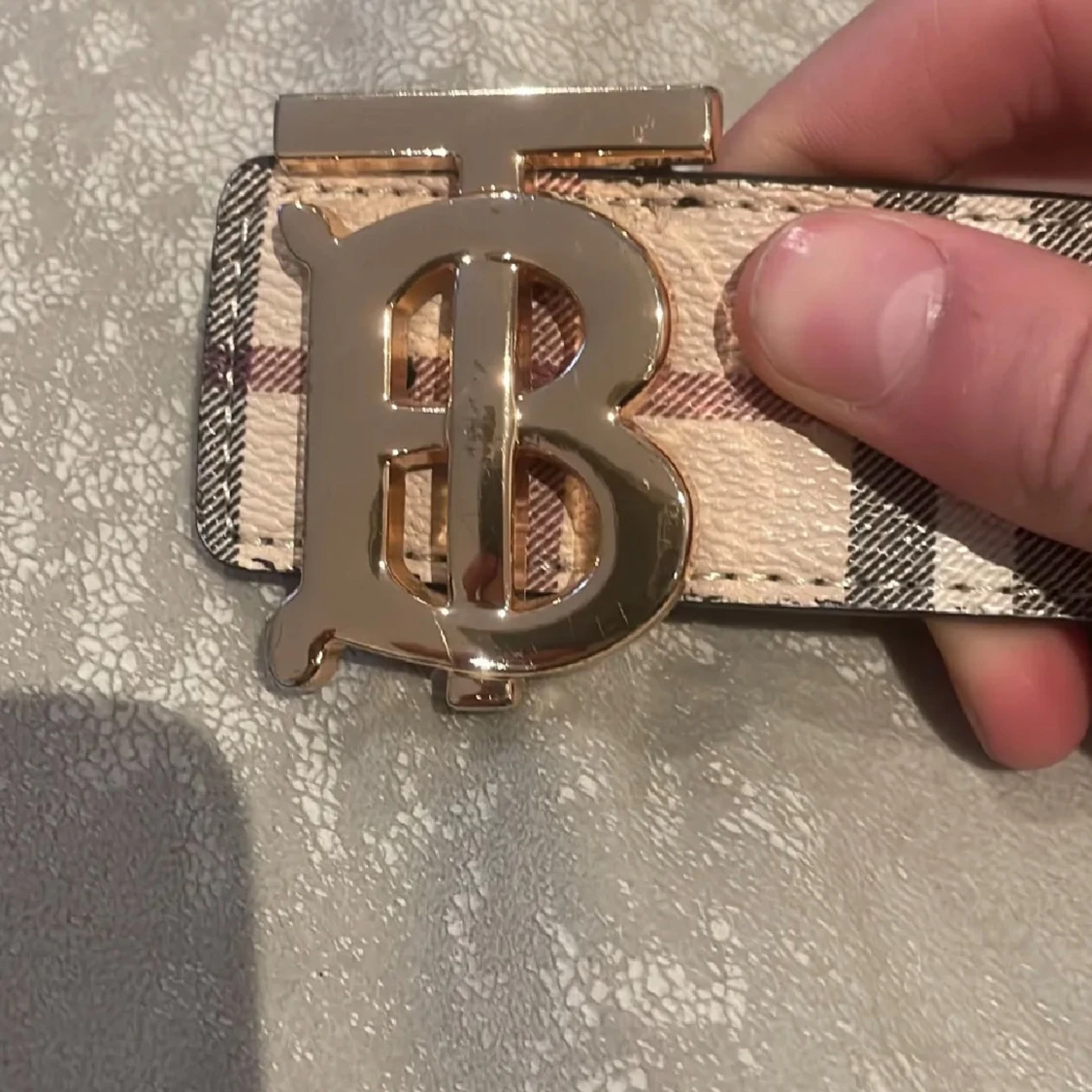 Rutig bälte med guldspänne - 90