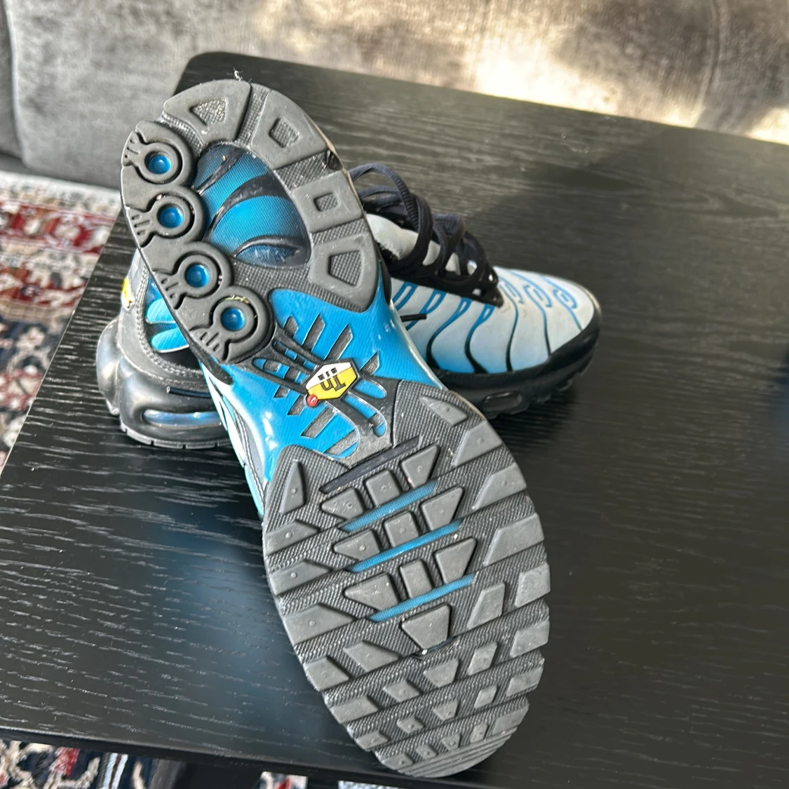 Nike Air Max Plus i blått och svart - 92