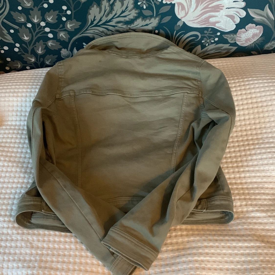 Olivgrön jacka från Hm - 91