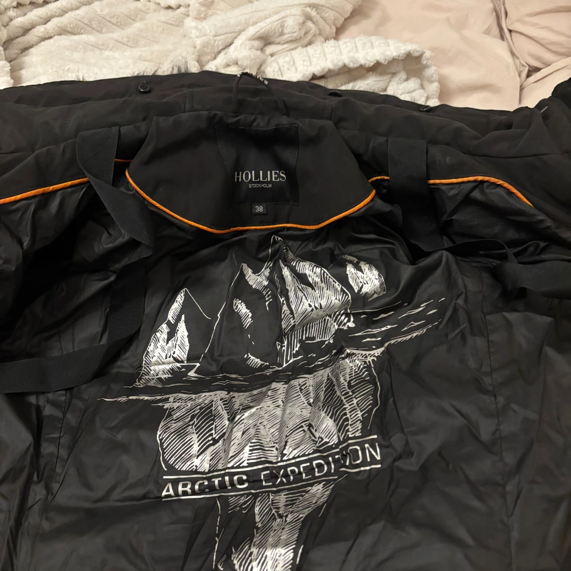 Svart jacka från Hollies - 92
