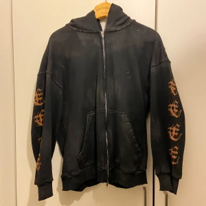 Lenci Hoodie - helt ny, hör offers inga lowballs, iykyk