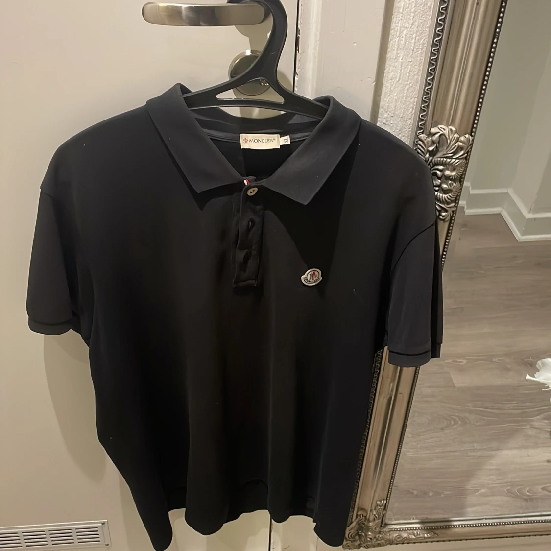 Svart pikétröja från Moncler ÄKTA