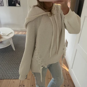 Stickad hoodie - Så fin!