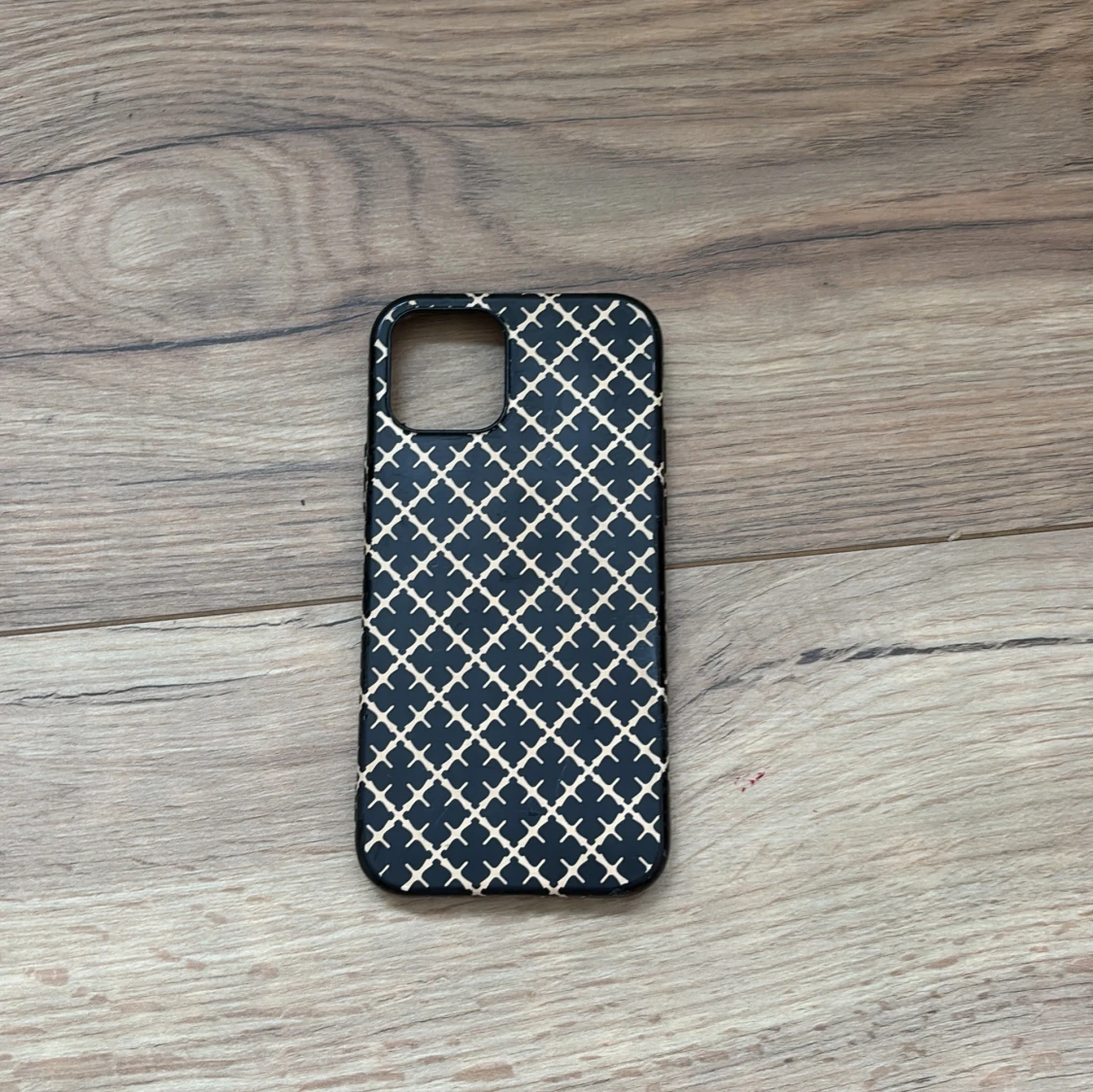 Svart mobilskal med mönster från By Malene Birger