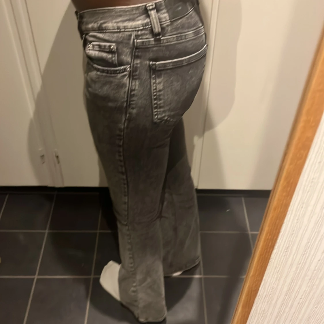 Grå bootcut jeans - 1
