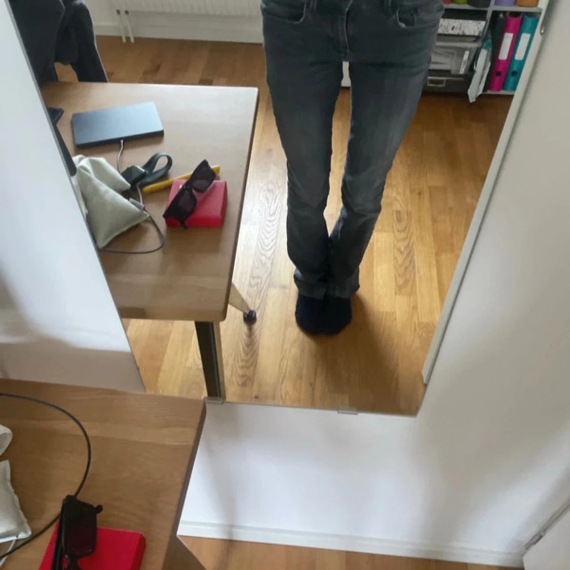 Gråa låg midjande jeans med bootcut - 2