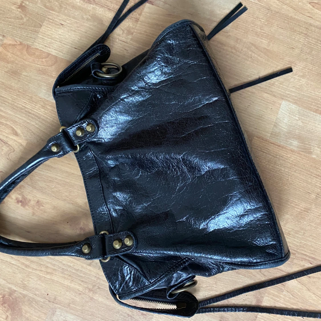 Klassisk svart city bag i äkta läder - 2