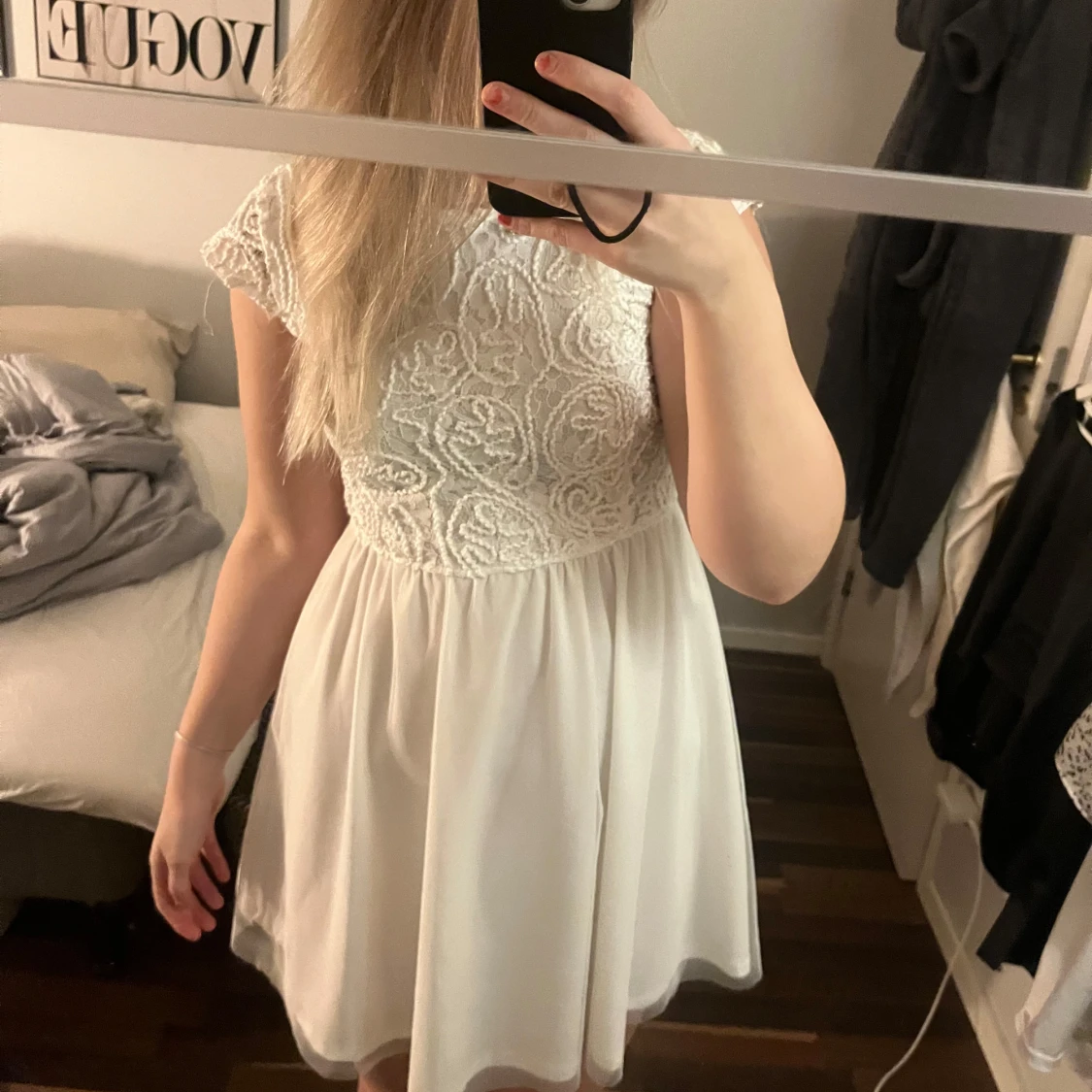 Vit spetsklänning