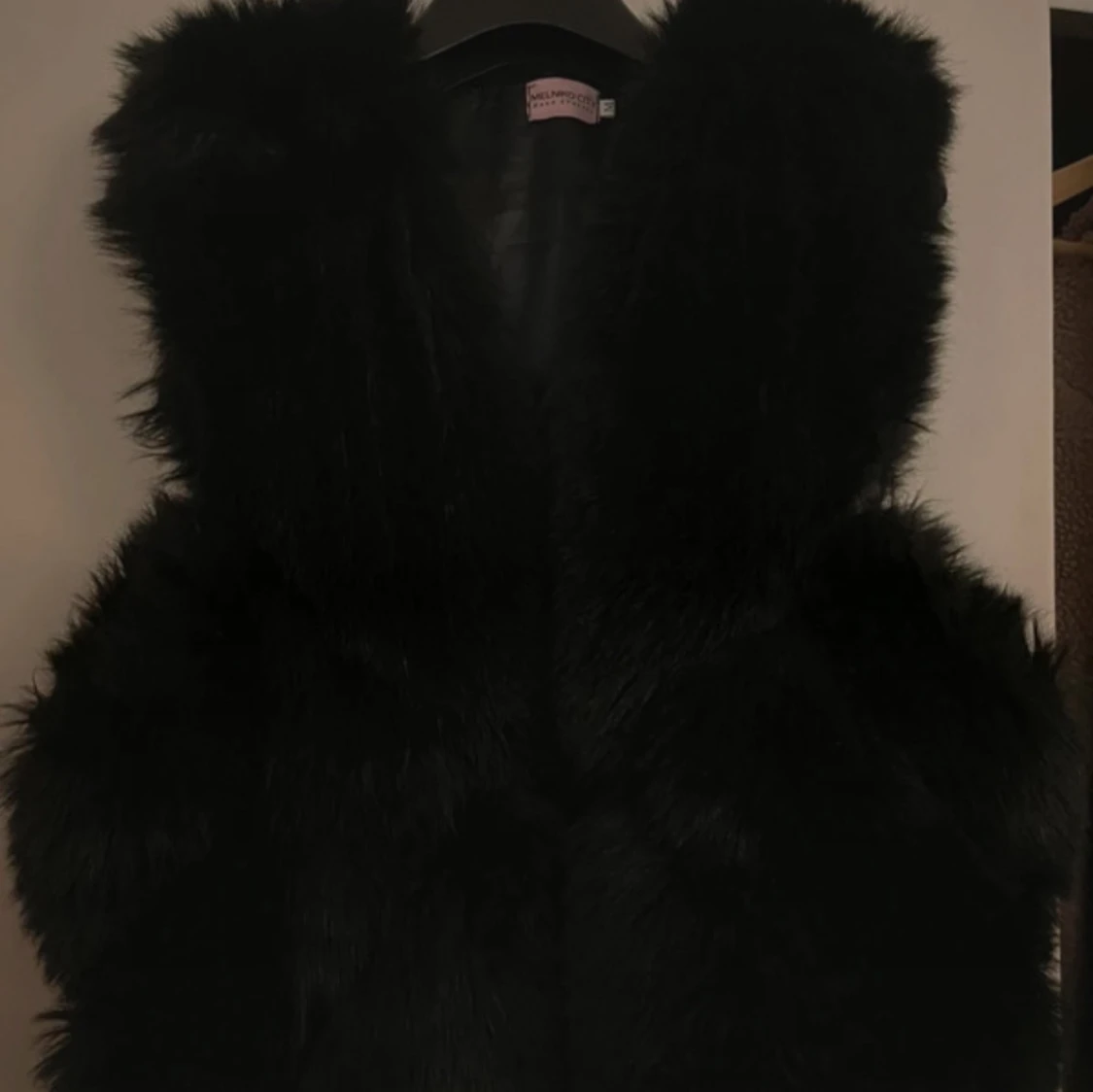Svart pälsväst - 2