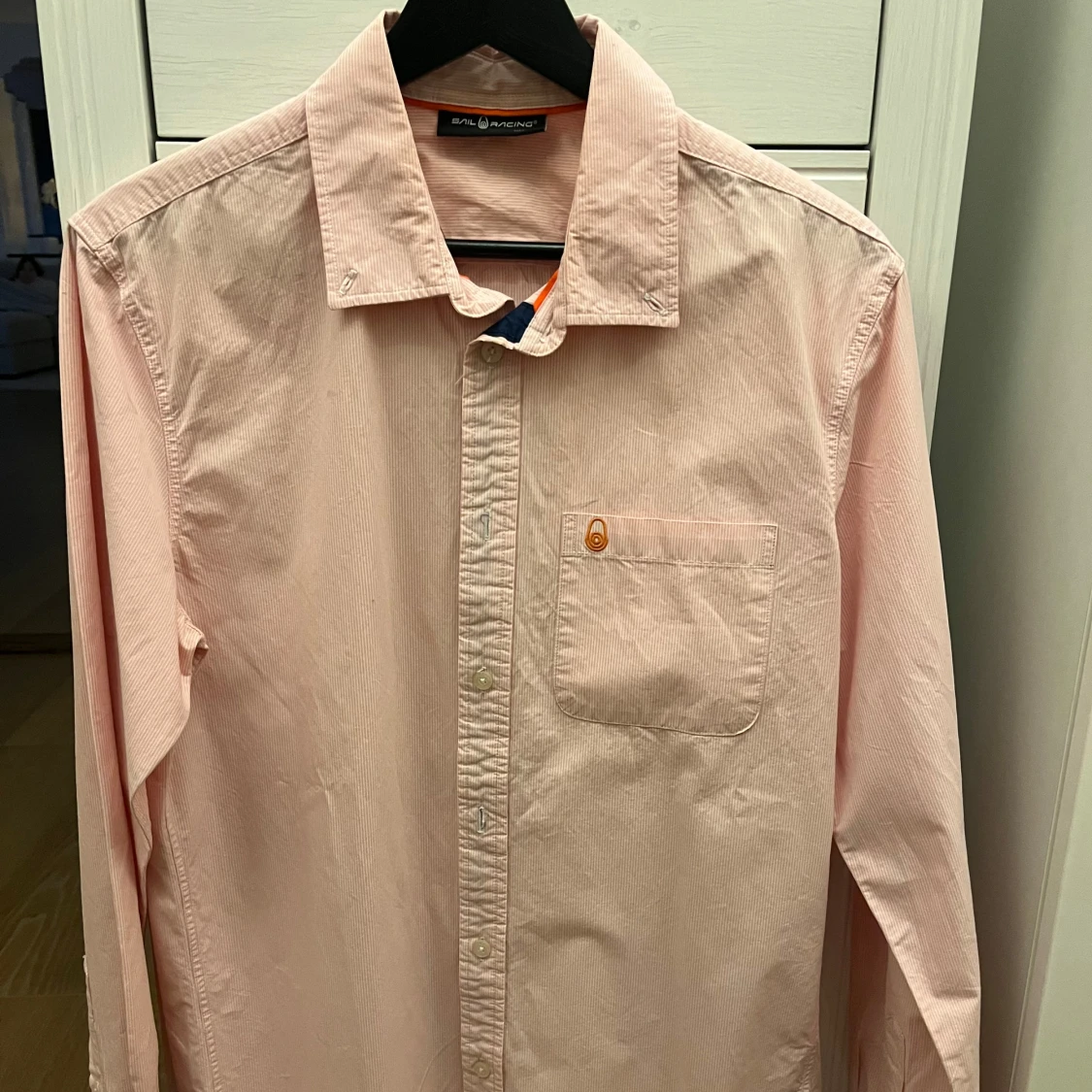 Ljusrosa skjorta från Sail Racing