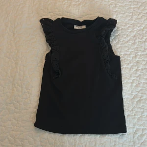 Barn tröja  - Fin,helsvart,magtröja 