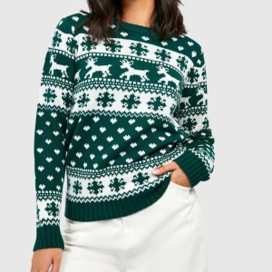 Stickad jultröja - Mörkgrön/vit, stickad tröja med julmotiv. Nyskick då den endast använts en julafton! 🎅🏼  Tröjan är S/M men den sitter mer som S/XS d