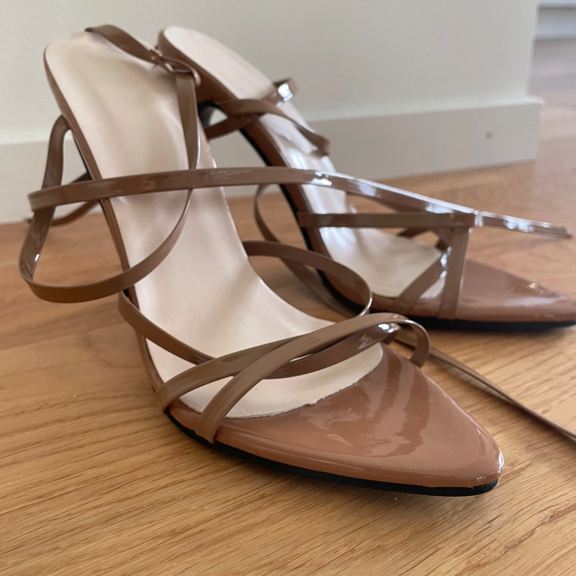 Klackar i härlig brun färg 