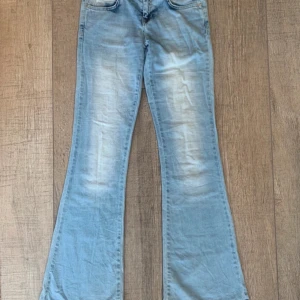 Jeans bootcut - Low waist  Bootcut  Säljer pga fel storlek
