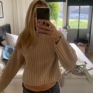 Tröja  - Säljer denna super gosiga tröja från hm. Skriv om ni har några frågor! 💞