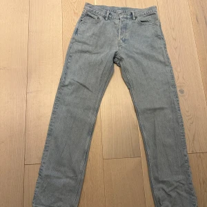 WEEKDAY space jeans blå  - Skick 9/10