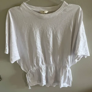 Tröja från H&M - Super snygg tröja från H&M i storlek S-M. Spraramt använd