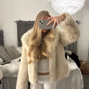 Päls jacka  - Slut såld på Gina ! 💕prislappen är kvar 