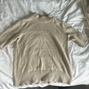 Trekvarts tröja - Jätte bekväm tröja som inte kommer till andvänding!!❤️ skriv för föer bilder🙌🏼
