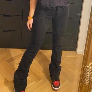 Kostymbyxor  - Så fina kostymbyxor i storlek L men är 100% som en M, tror dem måste vara felmärkta. 