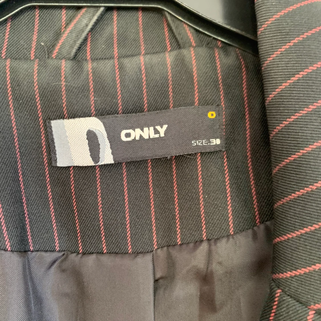 Svart/rosa randig kavaj!  - 90